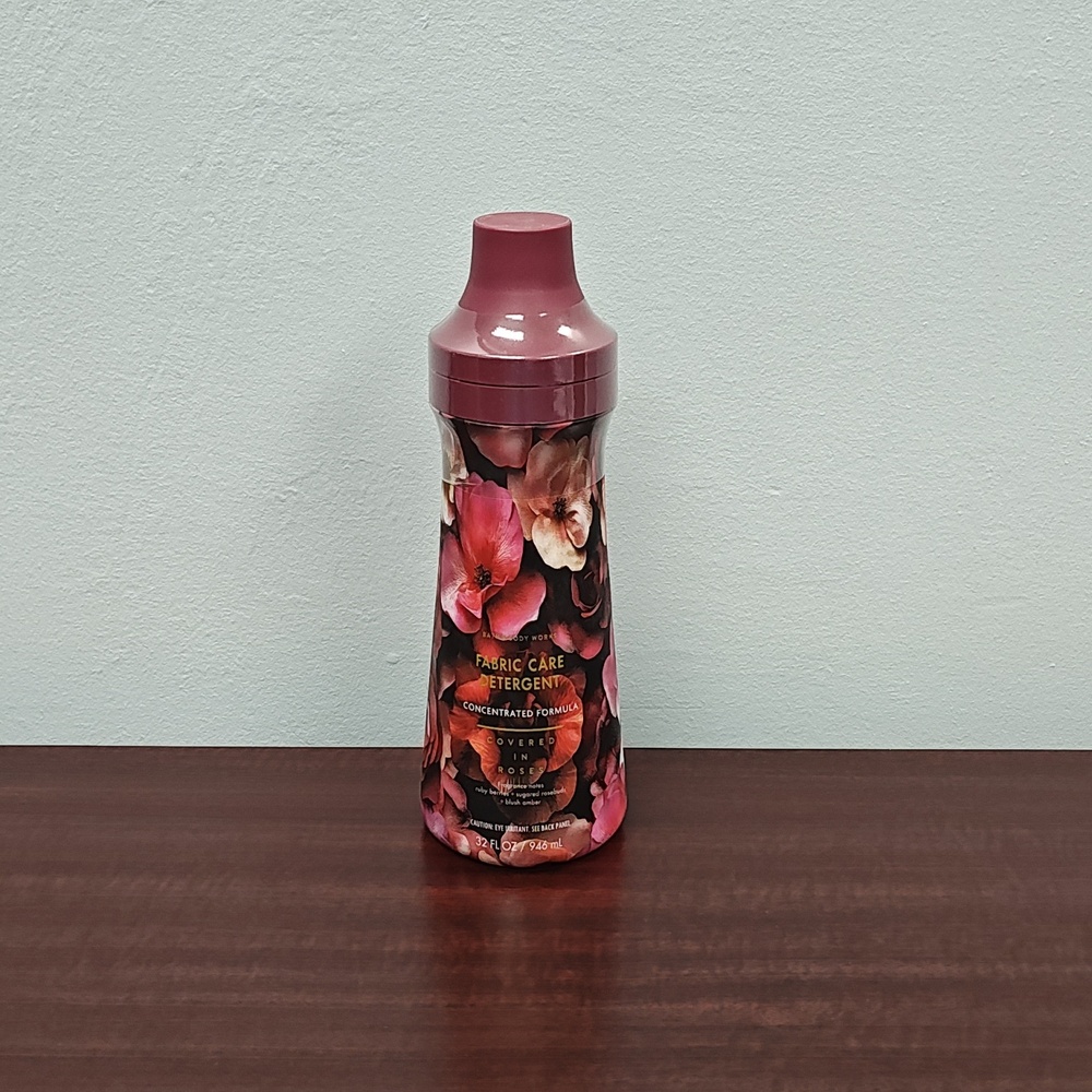 Bath & Body Works COVERED IN ROSES Fabric Care Laundry Detergent